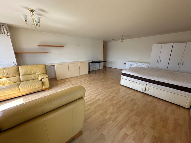 Large Couples Room | Gym & Pool | E14 Main Photo