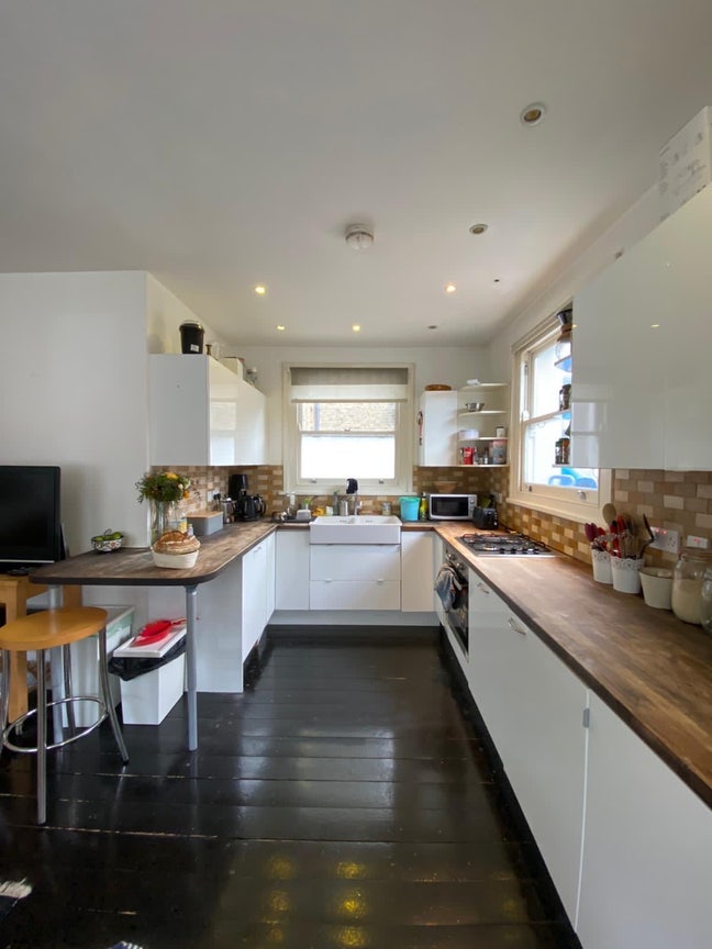 Bright Double Room with En Suite & Terrace Main Photo