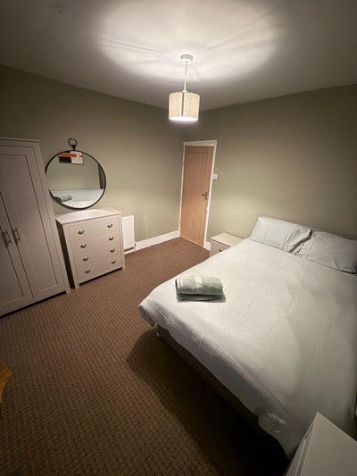 ⭐ Stylish doubleroom |Askew st | Availabl Main Photo