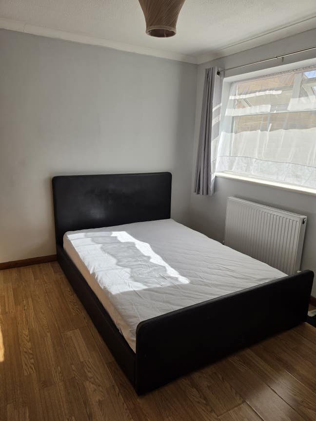 Beautiful house, easy access to London Main Photo