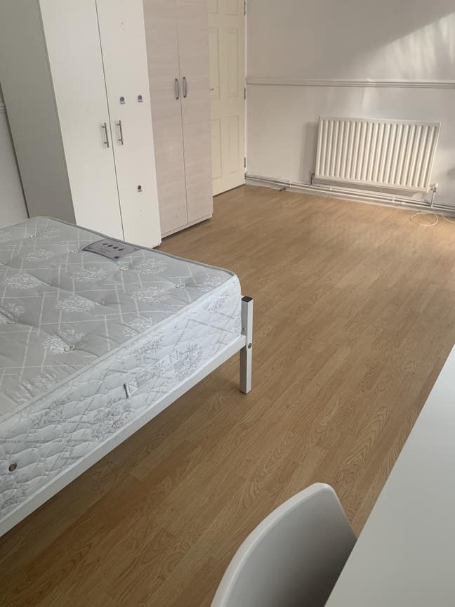 One spacious double room  Main Photo