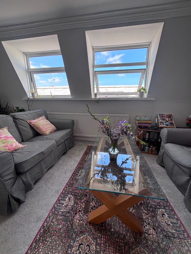 Double room in lovely 3 bed Pimlico flat  Main Photo