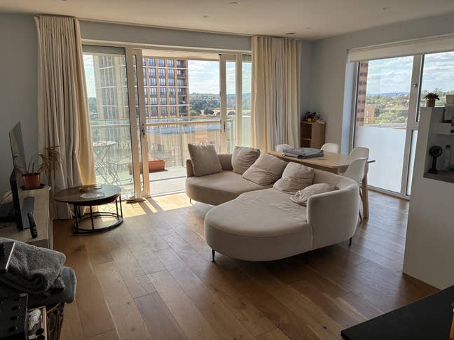Hendon Waterside flat for rent Main Photo