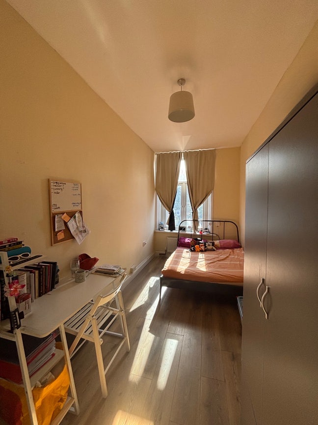 Lovely room in Oval, 5 minutes from Northern Line! Main Photo