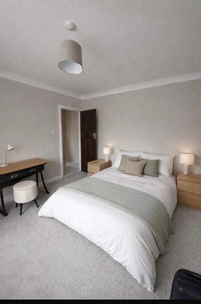 Lovely room available  Main Photo