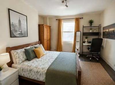 🌟 Don't Miss Out! Stylish Double Ready to Move in Main Photo
