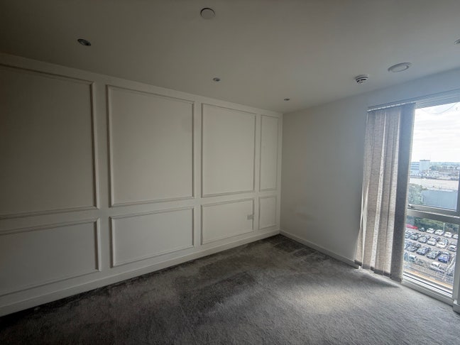 Fully Furnished Double Bedroom for rent in Slough Main Photo