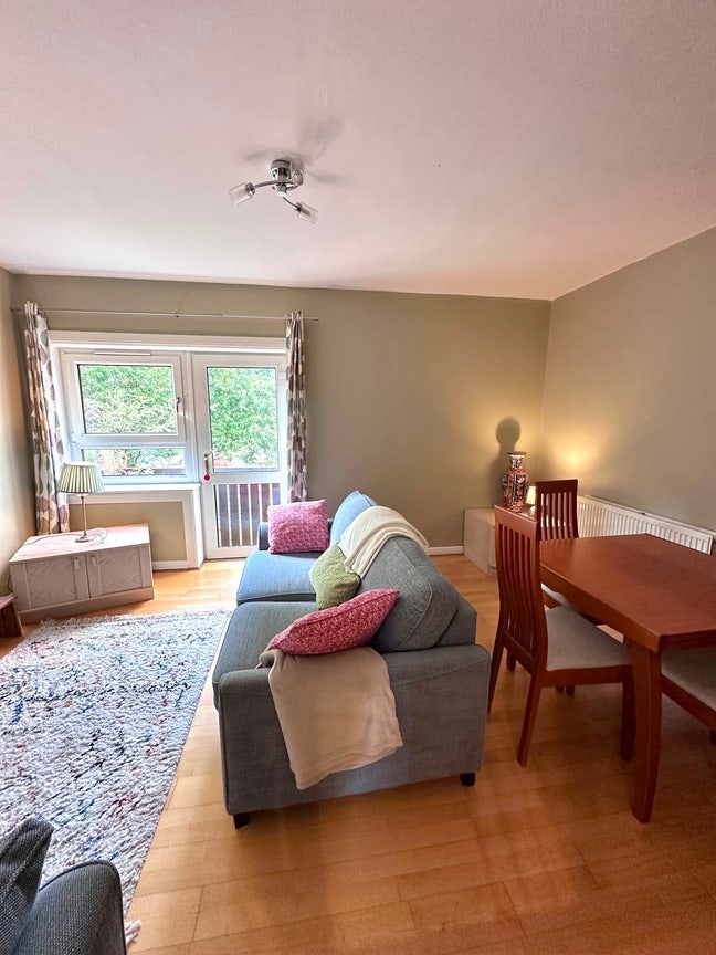 Double bed available on royal mile Main Photo