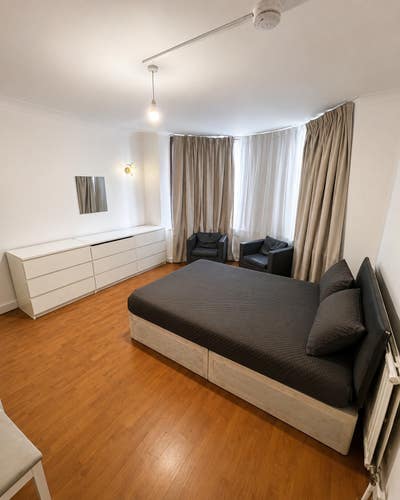  Double room in Barking |Couples Ok| Ready to Move Main Photo