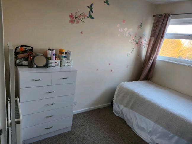 Single Room - All Bills Included  Main Photo