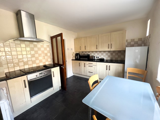 🤩Clapham North Double | Balcony + Near Tube🤩 Main Photo