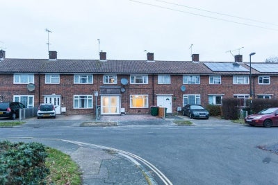 6 Bed Terraced House, The Birches, RH10 Main Photo