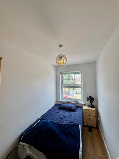 Double Bedroom, Walking Distance to Station  Main Photo