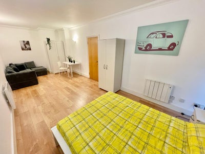 Beautiful spacious room Main Photo
