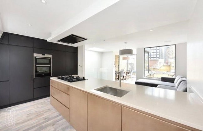 Double room in modern flatshare | Liverpool Street Main Photo