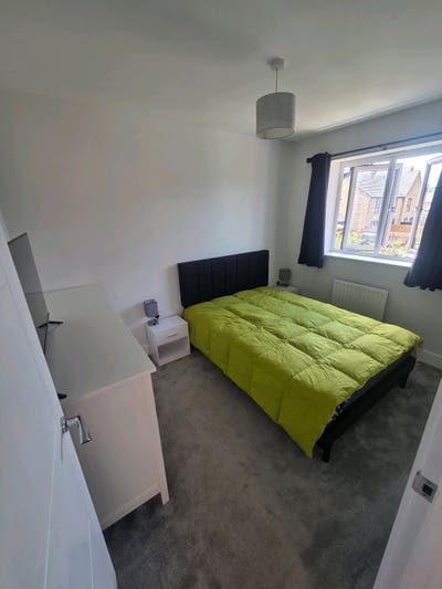 Double room to rent in Pease Pottage Main Photo