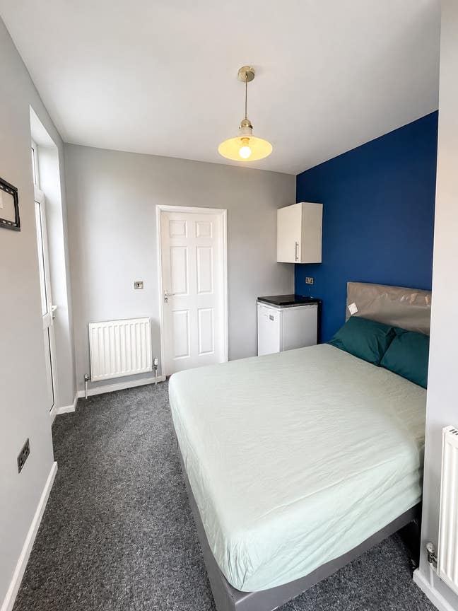 Double En-Suite Room – All Bills Furnished DN1 Main Photo