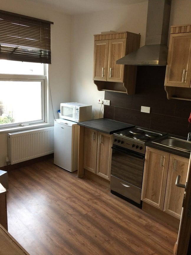 Bright and modern en-suite double room Main Photo