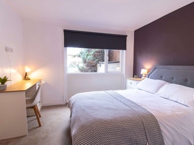  1 large Bedroom & 1 Bedroom • Bills Inc • OX4 Main Photo
