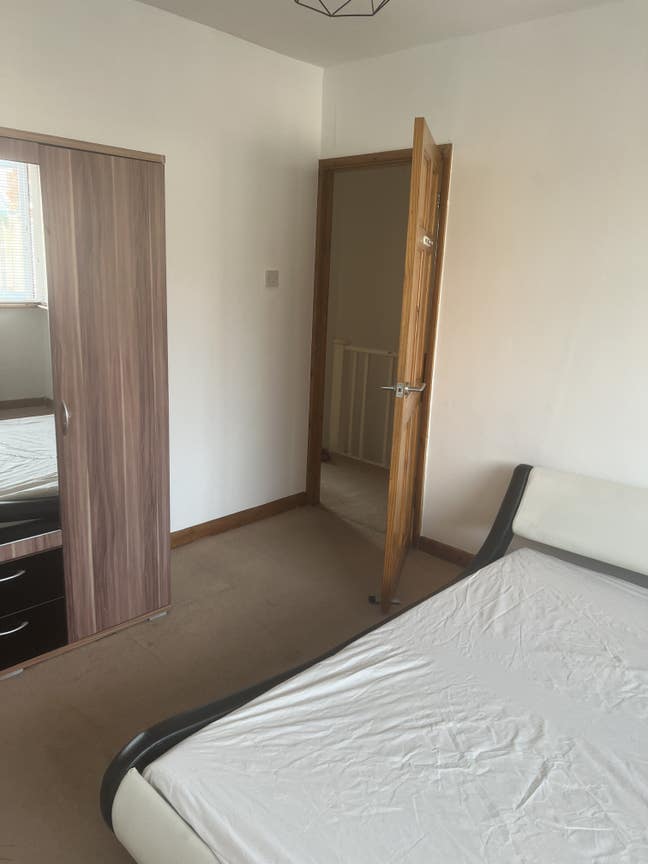 Room to rent Main Photo