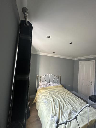 Small double room to rent near thatcham station Main Photo