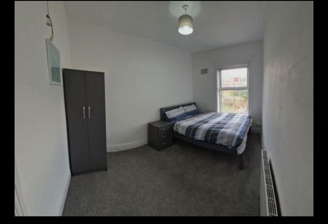 Double Bedroom Available Main Photo