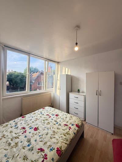 Bright room for 740&pound;🦋 Main Photo