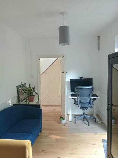 Large double room in family home   Main Photo