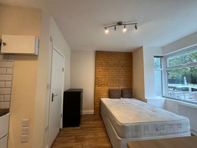 Modern Ensuite Studio|2 Mins to Holloway Road Tube Main Photo