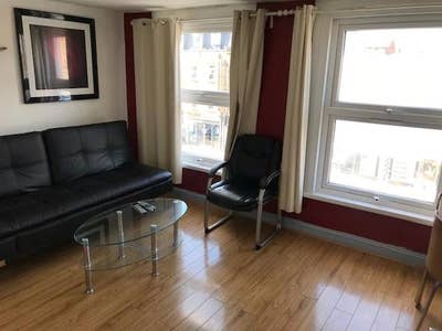 Two Bedroom Maisonette Close To Bethnal Green Tube Main Photo