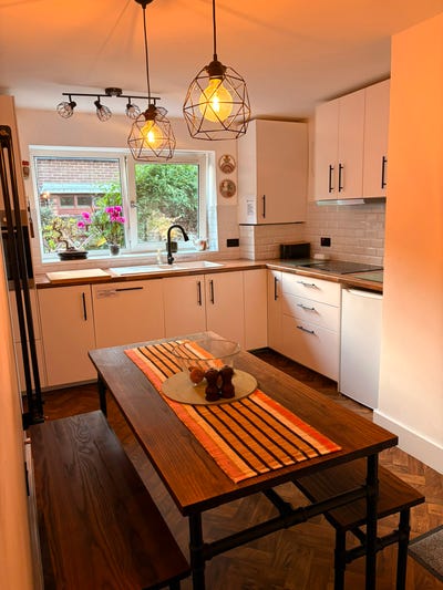 Two modern Rooms in Prime Location Main Photo