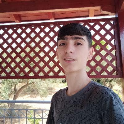 Hello! My name is Petros and i'm coming to Lo... Main Photo