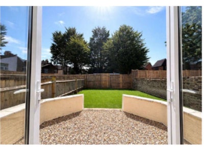 Double Rooms-Brown Hill Road Main Photo