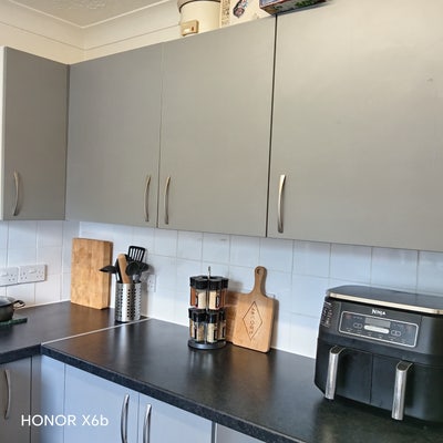Large double bedroom.. Spacious double bedroom  Main Photo