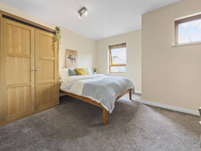 🏡✨ Canary Wharf Modern Room Zone 2 🏡✨ Main Photo