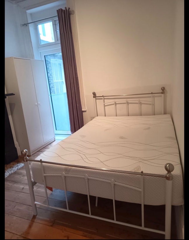 Double room in Fulham  Main Photo