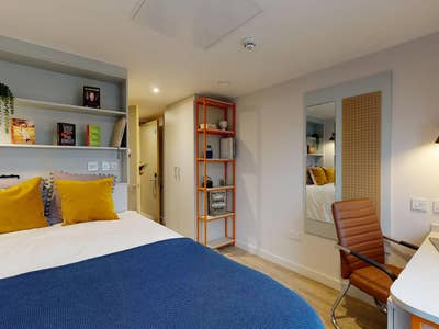 Cosmos small double en suite Main Photo