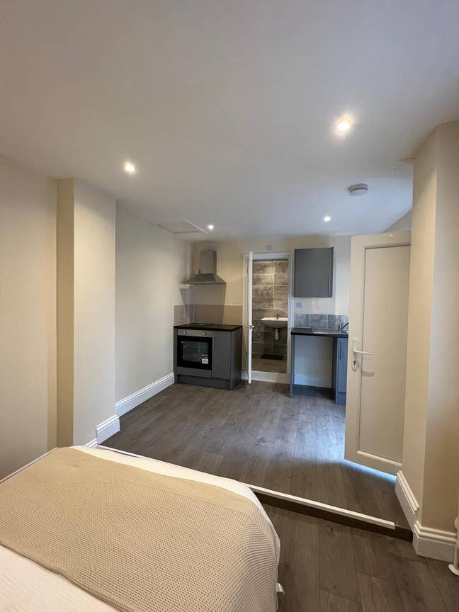 Studio Apartments - All Bills Included Main Photo