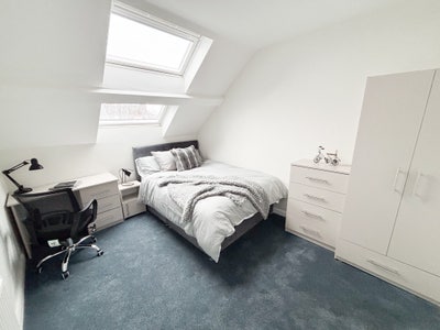 All Ensuite / Private Bathroom Houseshare Main Photo