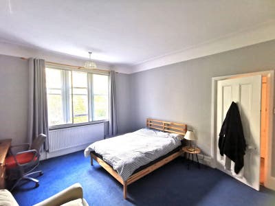 Professional houseshare lodger room Main Photo