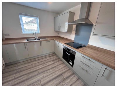  🏡  **Room  to  Rent  –  Stothard  Road  Females  Preferred Main Photo