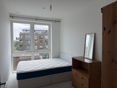 Small Double Room in Kidbrooke Village Main Photo