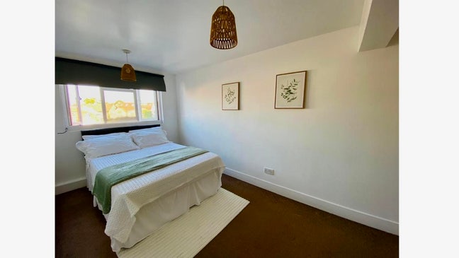 Private Top Floor Room | Own Shower Room | &pound;950 Main Photo