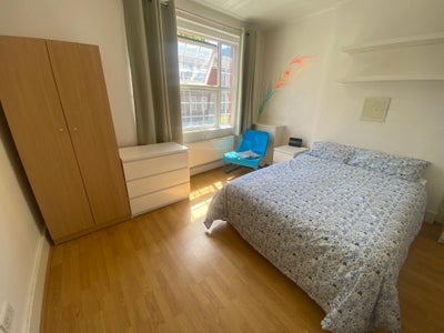 Zone 1! Liverpool Street ! Amazing Location! Main Photo