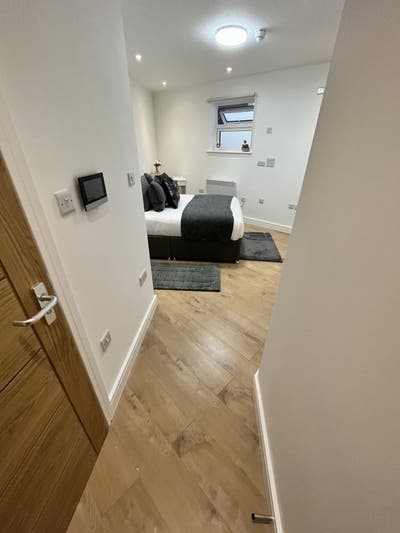 Modern Ensuite In A Unique Complex/Prime Location Main Photo