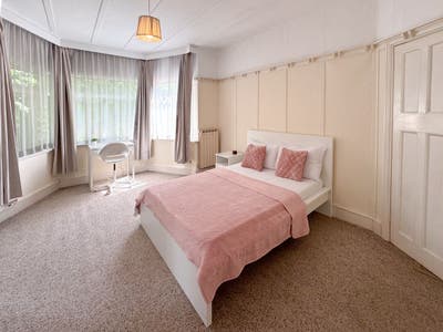 🏡 XXL Double Room in Cricklewood, ready now !  Main Photo