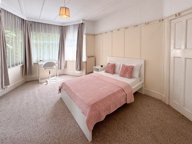 🏡 XXL Double Room in Cricklewood, ready now !  Main Photo