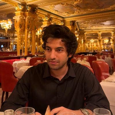 Professional Male seeks a single or double room Main Photo