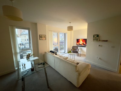 Spacious Double Room in Greenwich, Huge Balcony Main Photo