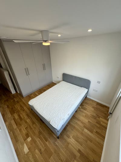 A 3 bed 3 Bath luxery flat let under 1 AST! Main Photo